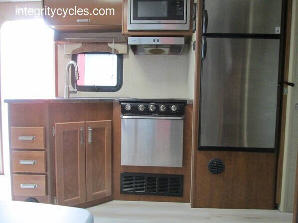 2020 Lance Camper 2465