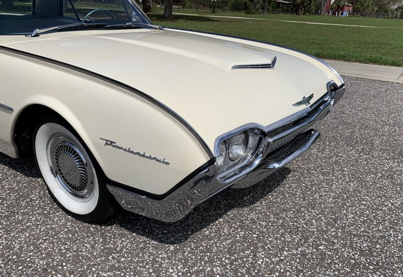 1962 Ford Thunderbird 10