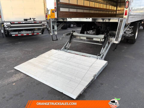 2020 Freightliner M2 106