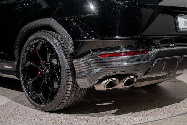 2023 Lamborghini Urus Performante
