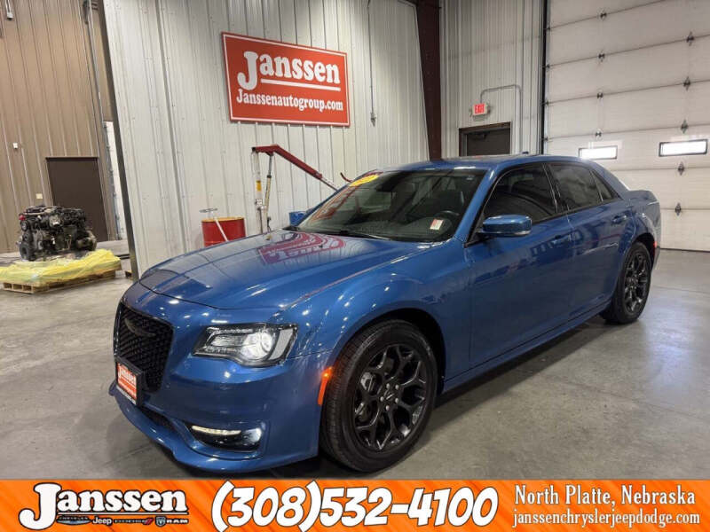 2022 Chrysler 300 Touring L