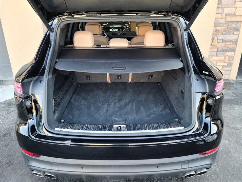 2023 Porsche Cayenne S