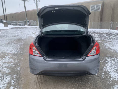 2019 Nissan Versa S Plus