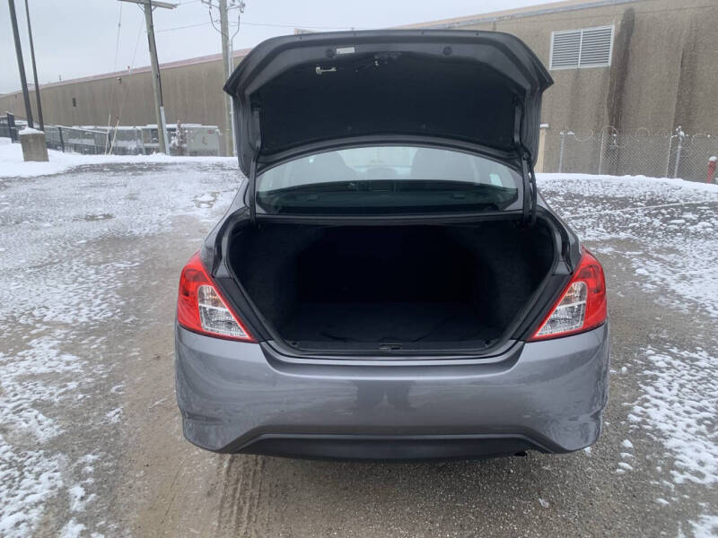 2019 Nissan Versa S Plus