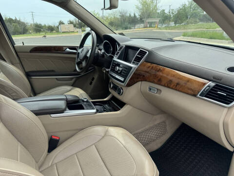 2014 Mercedes-Benz GL-Class GL 550 4MATIC