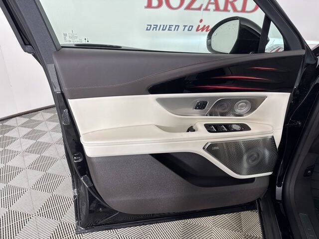 2025 Lincoln Nautilus Black Label