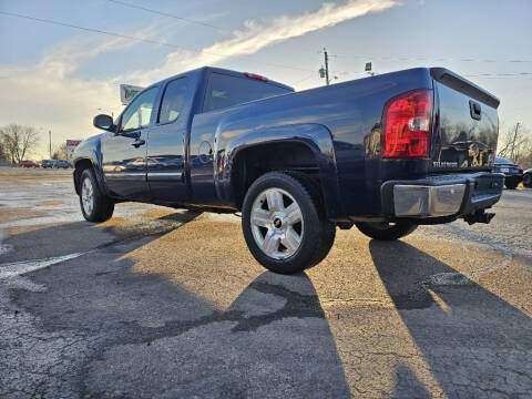 2007 Chevrolet Silverado 1500 for sale at WILLIAMS AUTOMOTIVE AND IMPORTS LLC in Neenah WI