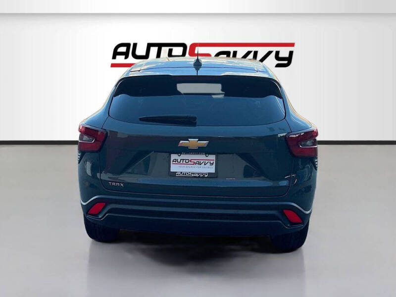 2025 Chevrolet Trax LS