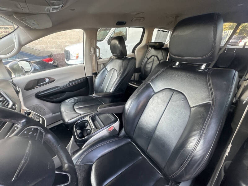 2017 Chrysler Pacifica Touring Plus