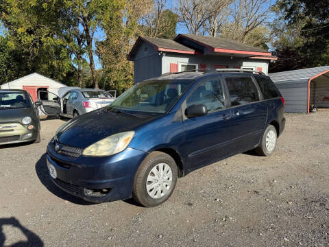 2005 Toyota Sienna LE 8 Passenger