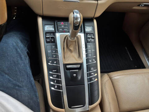 2015 Porsche Macan Turbo