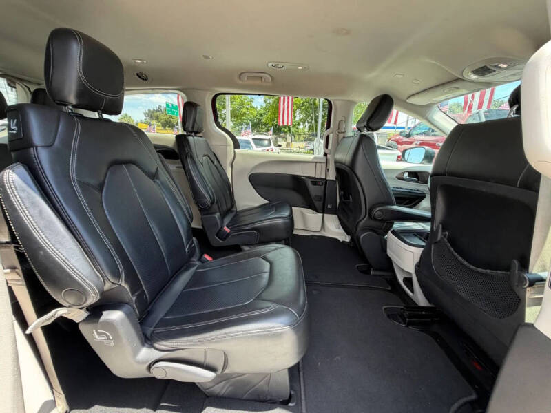 2021 Chrysler Voyager LXi