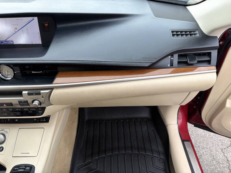 2014 Lexus ES 300h