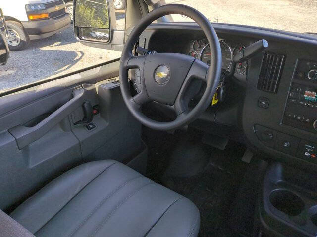2025 Chevrolet Express 2500