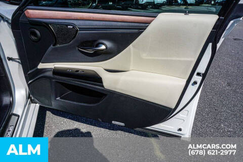 2024 Lexus ES 300h Luxury