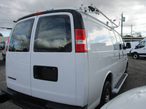 2018 Chevrolet Express 2500