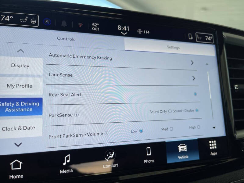 2026 Chrysler Pacifica Select