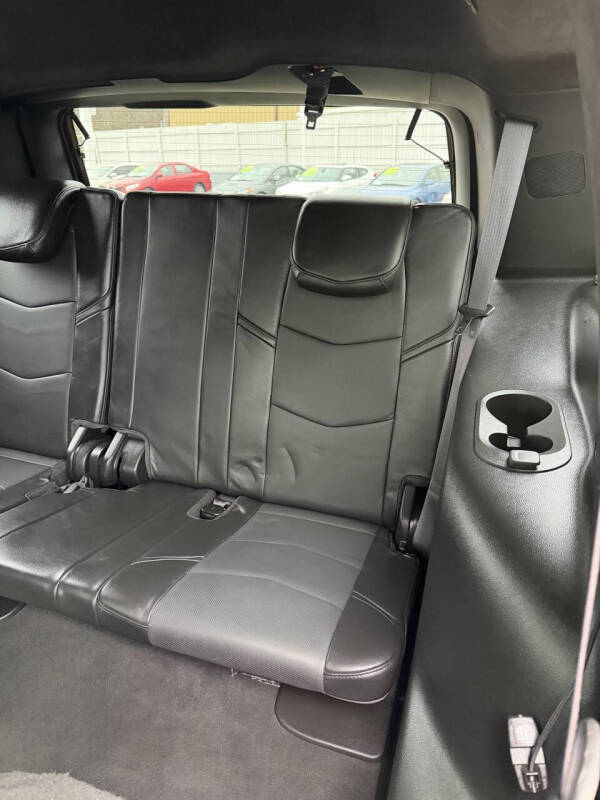 2017 Cadillac Escalade Platinum