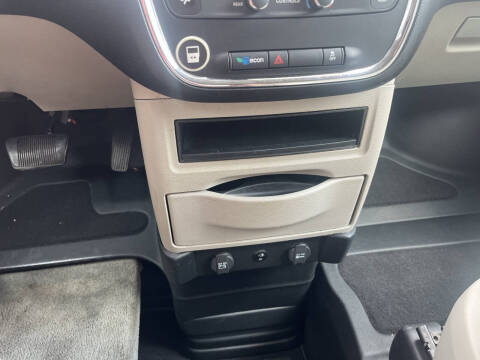 2013 Dodge Grand Caravan Wheelchair van