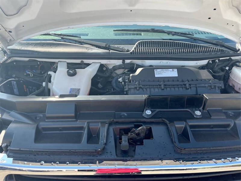 2022 GMC Savana 2500