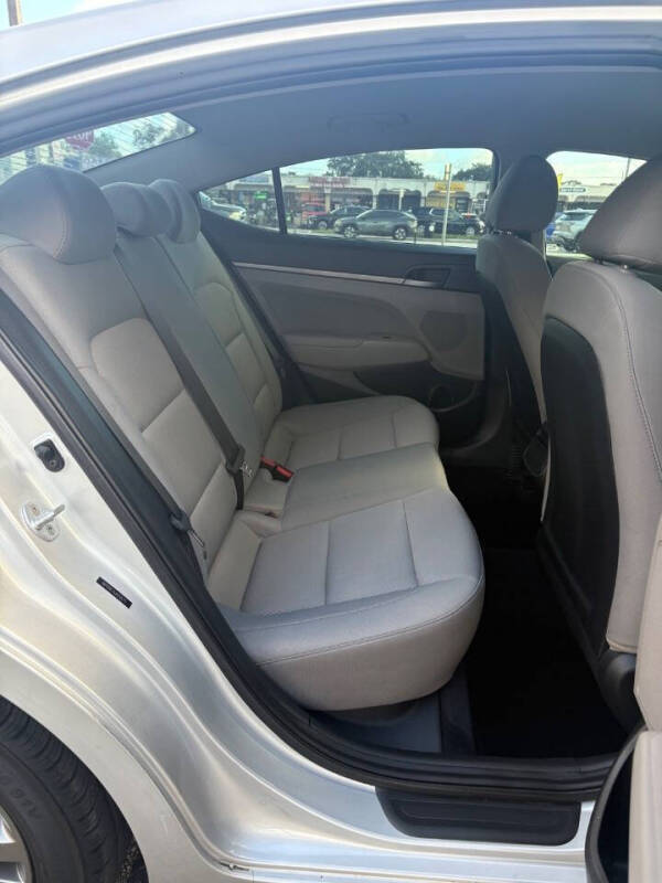 2018 Hyundai Elantra SEL