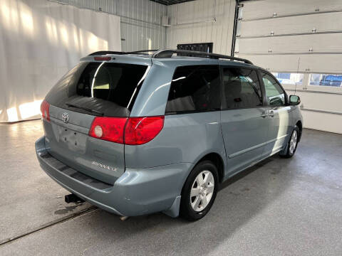2009 Toyota Sienna LE 7-Passenger