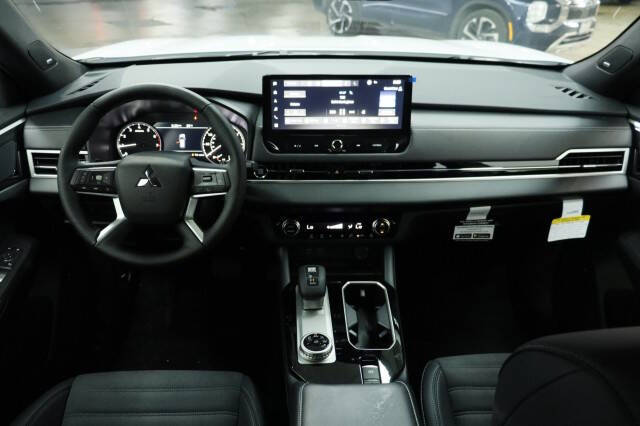 2026 Mitsubishi Outlander LE