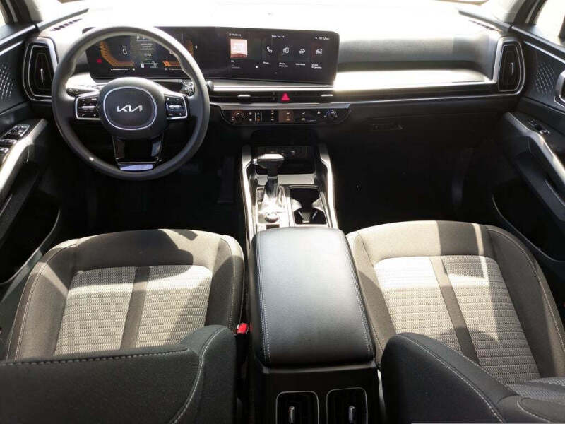 2025 Kia Sorento LX