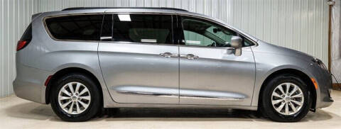 2017 Chrysler Pacifica Touring Plus