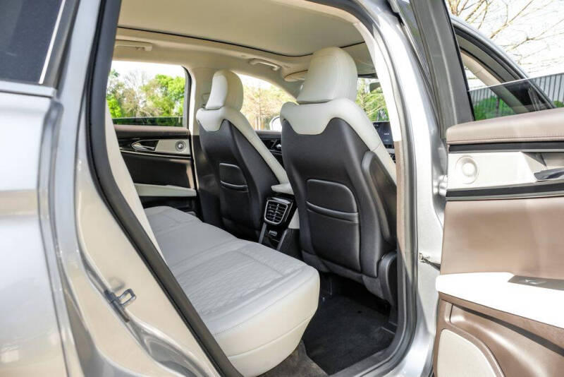 2022 Lincoln Nautilus Black Label