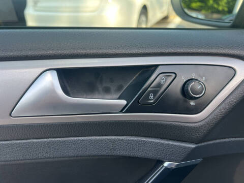 2015 Volkswagen e-Golf SEL Premium