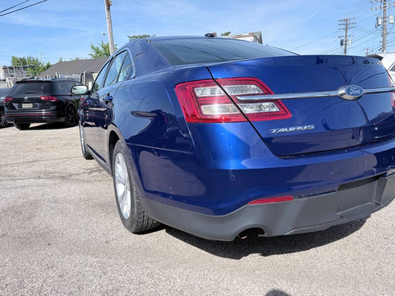 2015 Ford Taurus SEL