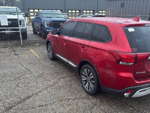 2020 Mitsubishi Outlander SE