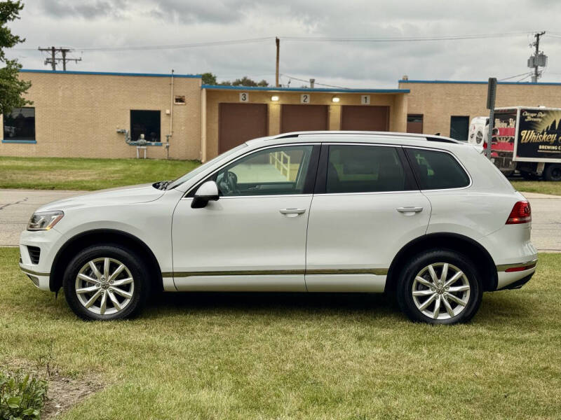 2017 Volkswagen Touareg V6 Sport