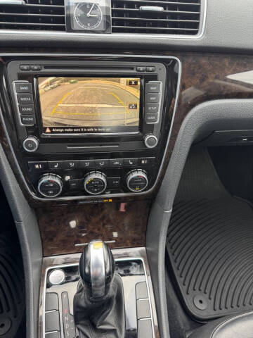 2014 Volkswagen Passat 1.8T SEL Premium PZEV