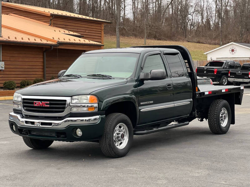 2003 GMC Sierra 2500HD for sale at Twin Rocks Auto Sales LLC in Uniontown PA