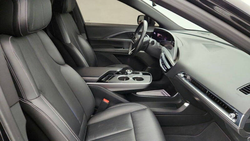 2024 Cadillac LYRIQ Sport 1