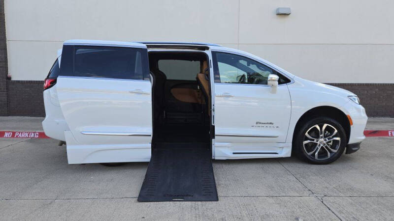 2022 Chrysler Pacifica Pinnacle