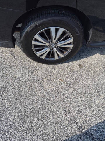 2018 Nissan Pathfinder SV