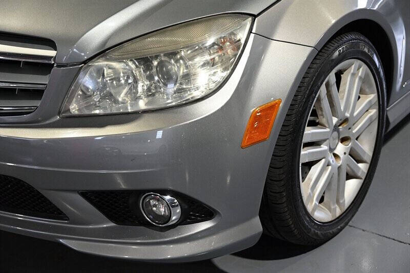 2009 Mercedes-Benz C-Class 11