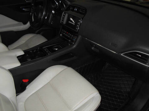 2017 Jaguar F-PACE 35t Prestige