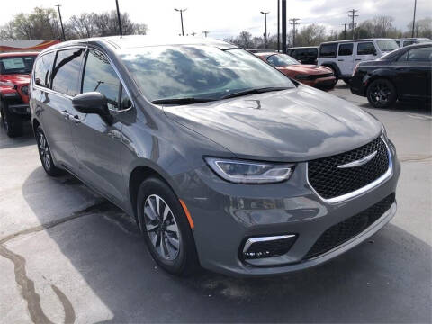 2023 Chrysler Pacifica Plug-In Hybrid for sale at Audubon Chrysler Center in Henderson KY