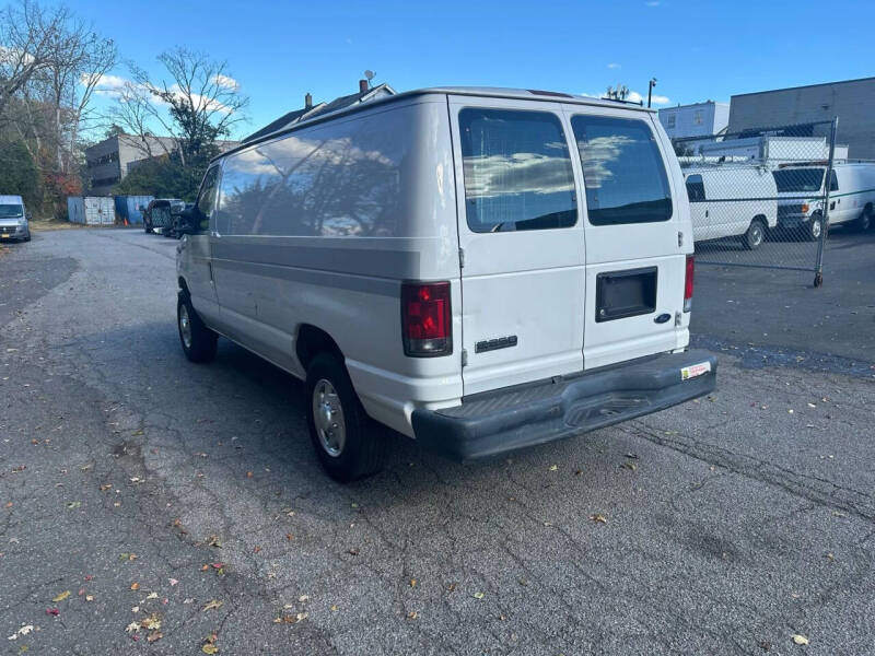 2010 Ford E-Series E-250