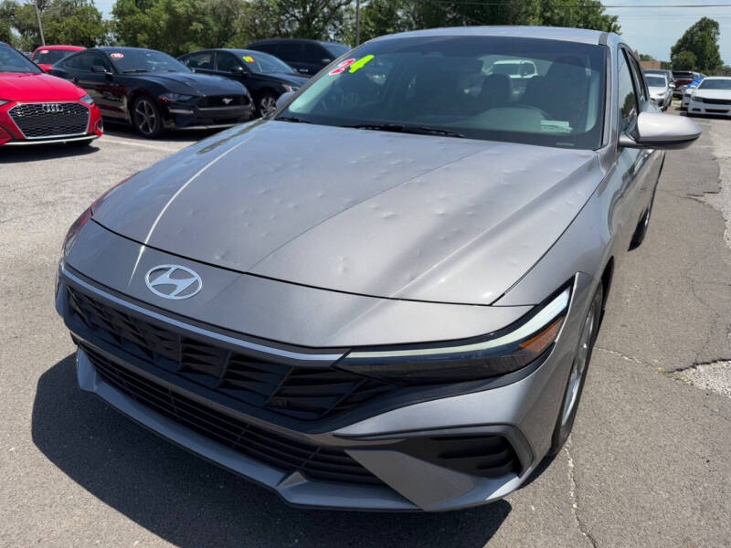 2024 Hyundai Elantra SE