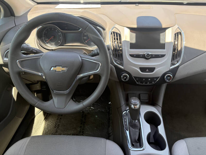 2018 Chevrolet Cruze LS Auto