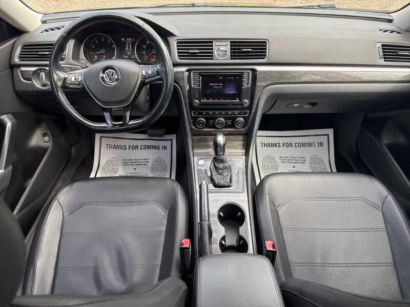 2017 Volkswagen Passat 1.8T SE