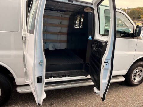 2023 GMC Savana 2500