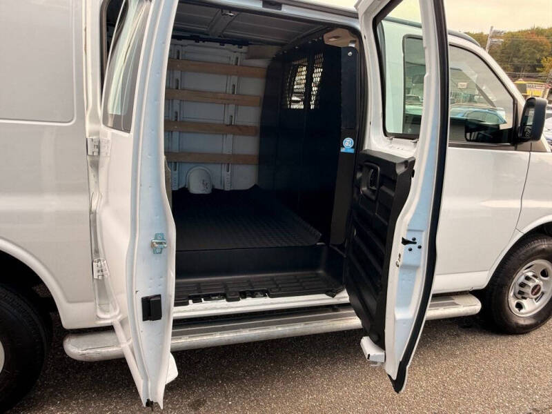 2023 GMC Savana 2500