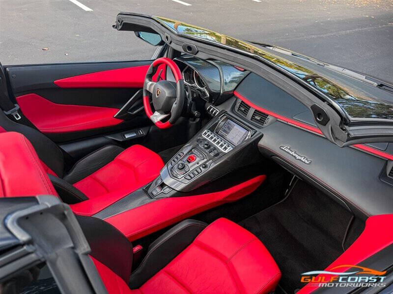 2016 Lamborghini Aventador LP 700-4