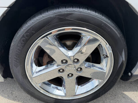 2011 Dodge Avenger Lux
